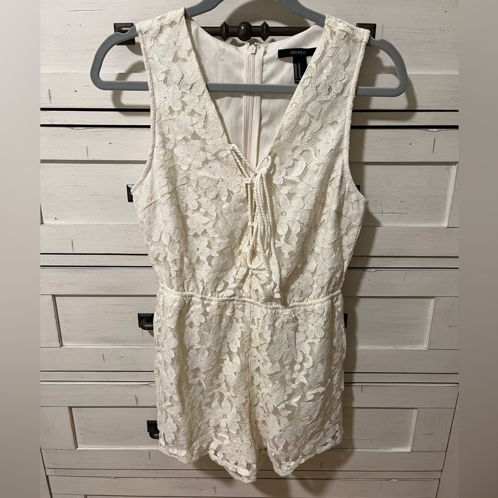 💙 5 for $25 💙 FOREVER 21 short romper - size M